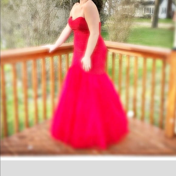 Red ruby mermaid gown prom dress - Picture 7 of 7